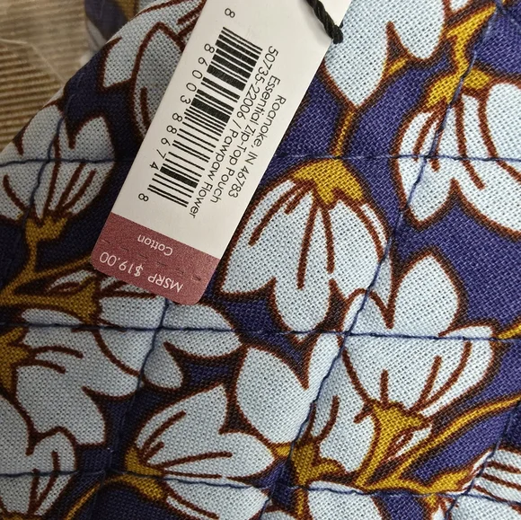 Vera Bradley Floral Cosmetic Bags Two Bags And Vera Measuring Tape - Picture 3 of 3